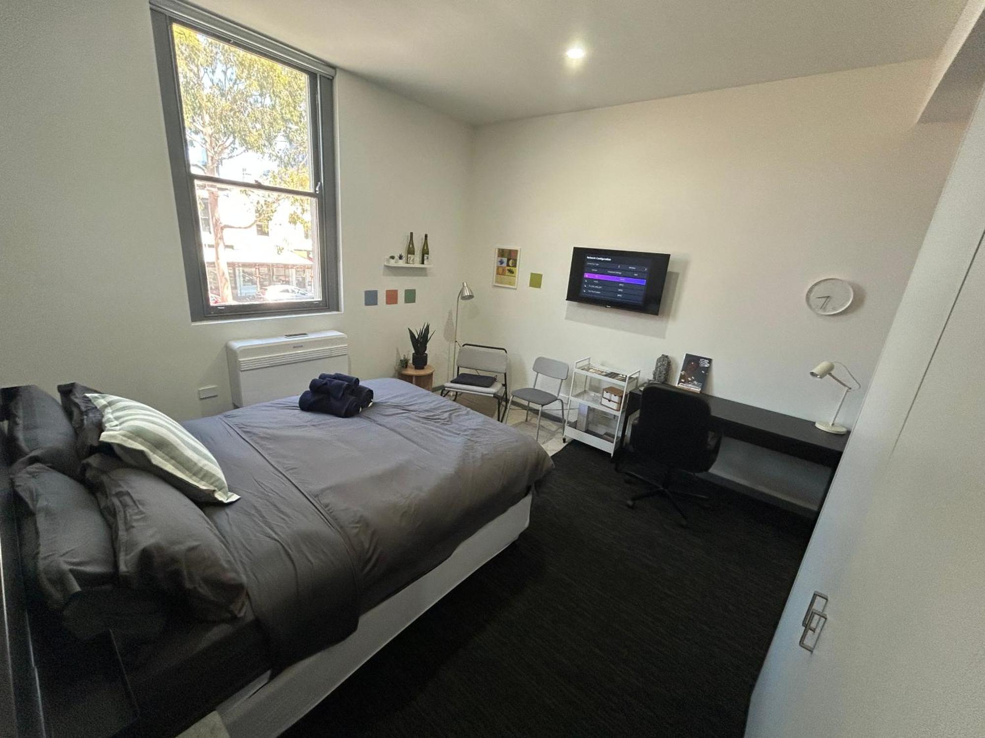 Alston * Melbourne